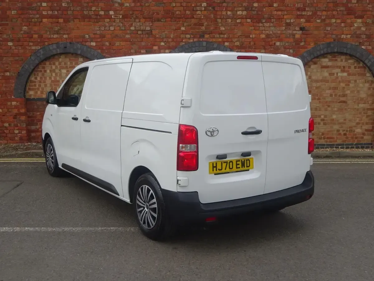 Used Toyota Proace 120 HP (88 kW) 2020 White MPV