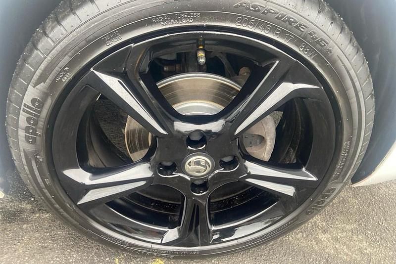 Used Vauxhall Corsa 75 HP (55 kW) 2023 White Hatchback