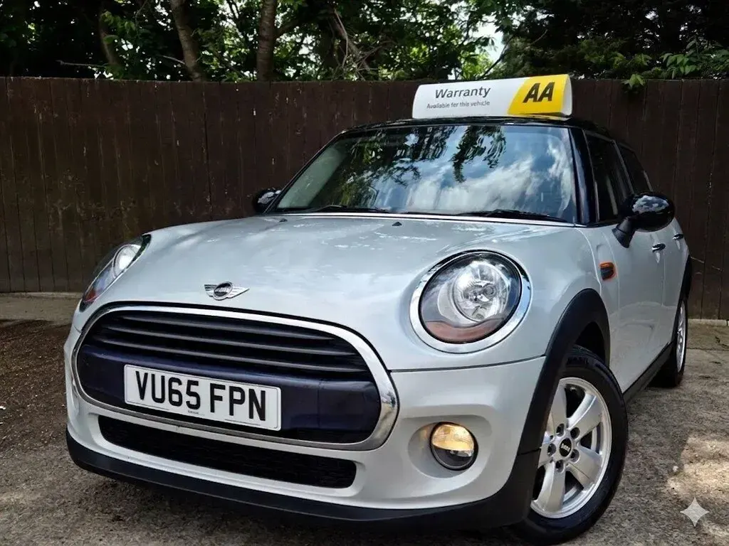 Used Mini Cooper D Hatch 116 HP (85 kW) 2015 Silver Hatchback