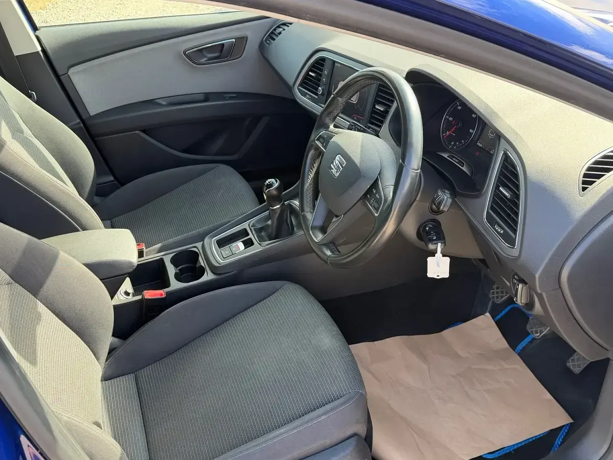 Used Seat Leon ST SE Dynamic 115 HP (84 kW) 2019 Blue Estate