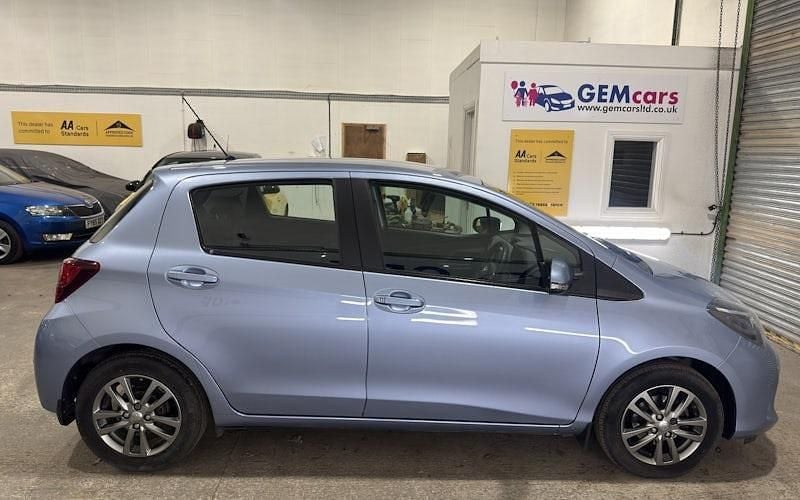 Used Toyota Yaris 99 HP (72 kW) 2016 Hatchback