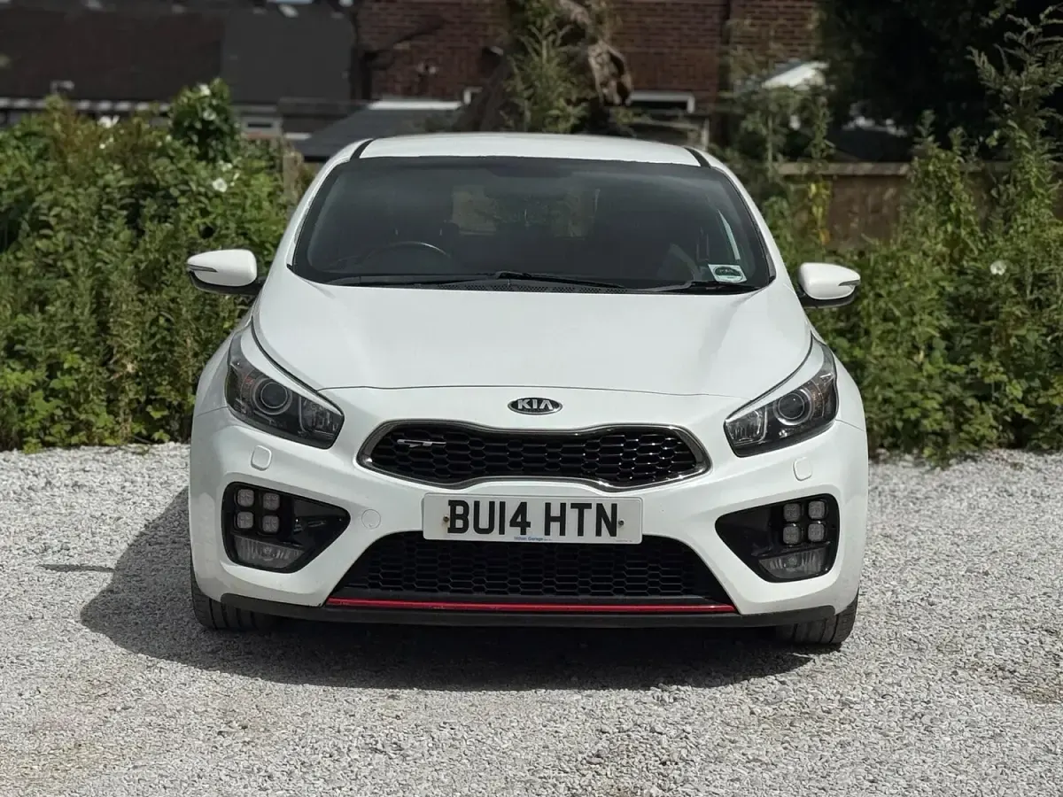 Used Kia ProCeed GT 2014 White Hatchback