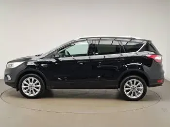 Usado Ford Kuga Titanium 120 HP (88 kW) 2019 Preto SUV