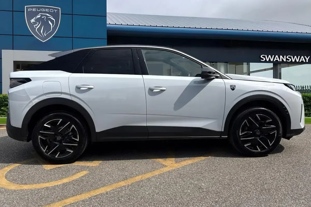 Used Peugeot 3008 GT 134 HP (98 kW) 2025 White SUV