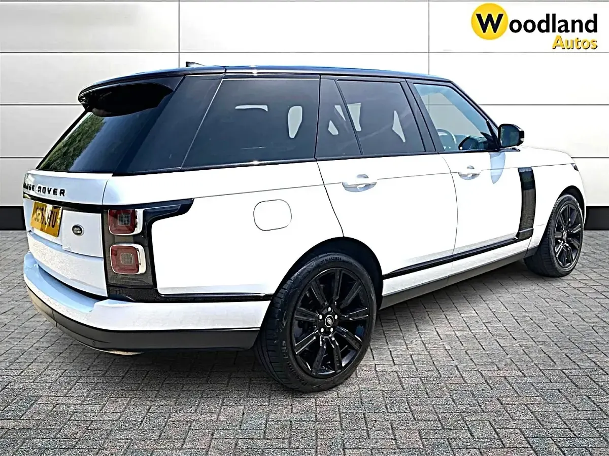 Used Land Rover Range Rover 404 HP (297 kW) 2021 White SUV