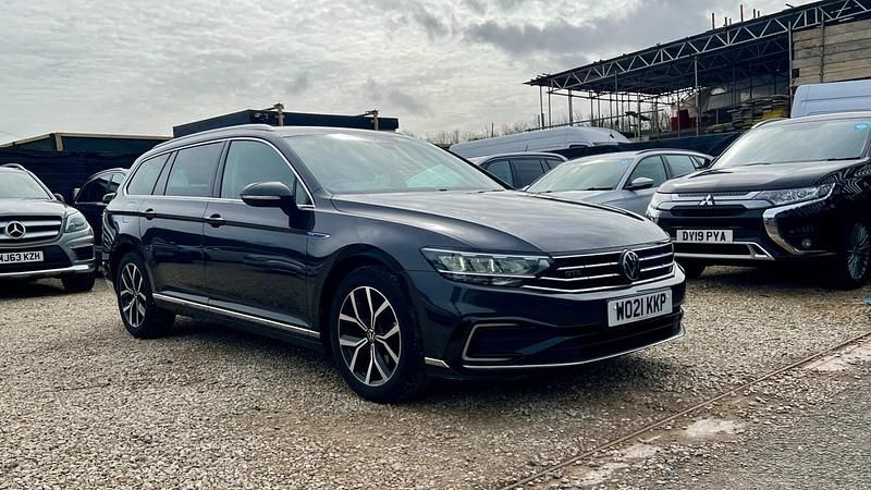 Used VW Passat GTE 218 HP (160 kW) 2021 Grey Estate