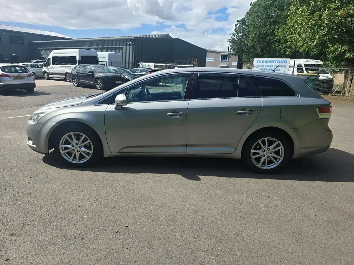Used Toyota Avensis 2011 Grey Estate