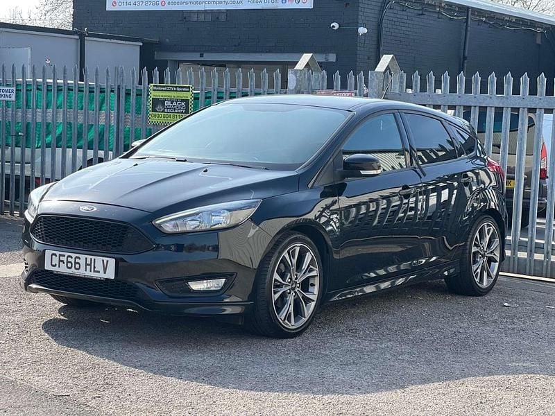 Used Ford Focus ST-Line 125 HP (91 kW) 2017 Black Hatchback