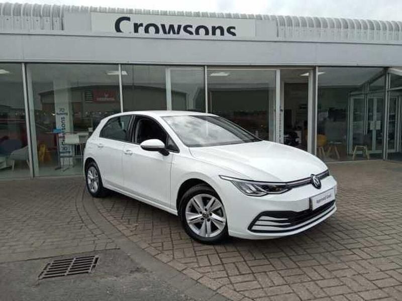 Used 2023 VW Golf VIII Life Hatchback | £18,490 (Good price) - Image 1/4