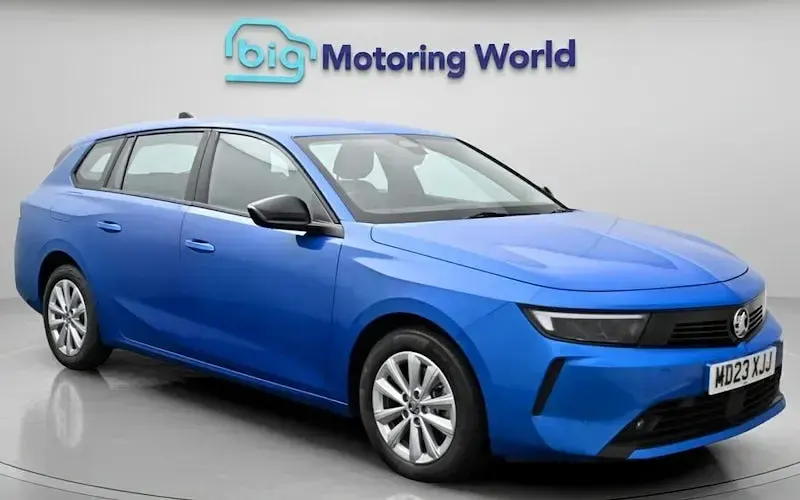 Used Vauxhall Astra Design Edition 131 HP (96 kW) 2023 Estate