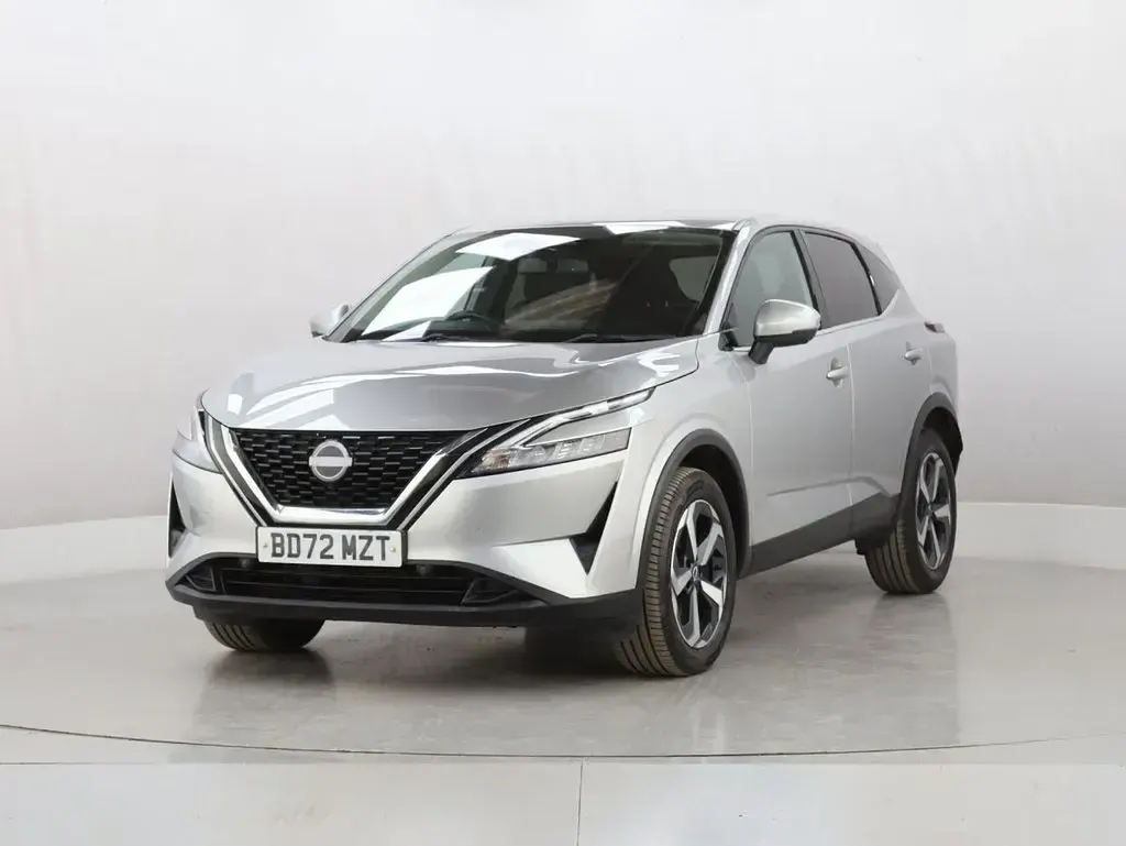 Used Nissan Qashqai N-Connecta 140 HP (102 kW) 2022 Silver SUV