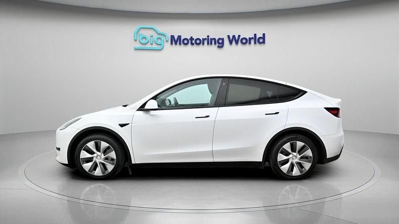 Begagnad Tesla Model Y RWD 219 kW (299 HK) 2023 Vit SUV