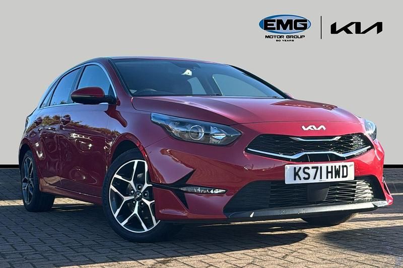 Used Kia Ceed 158 HP (116 kW) 2022 Red Hatchback