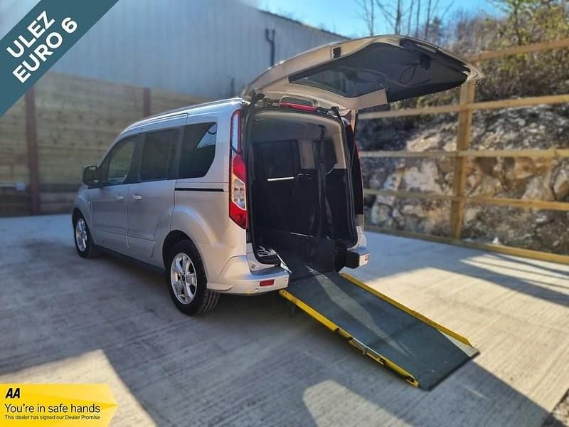 Used Ford Tourneo Connect Titanium 2017 Silver MPV