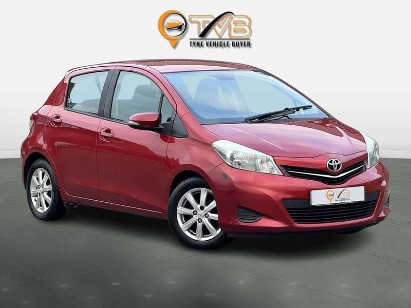 Red Used 2013 Toyota Yaris Hatchback | £3,495 (Good price) - Image 1/3