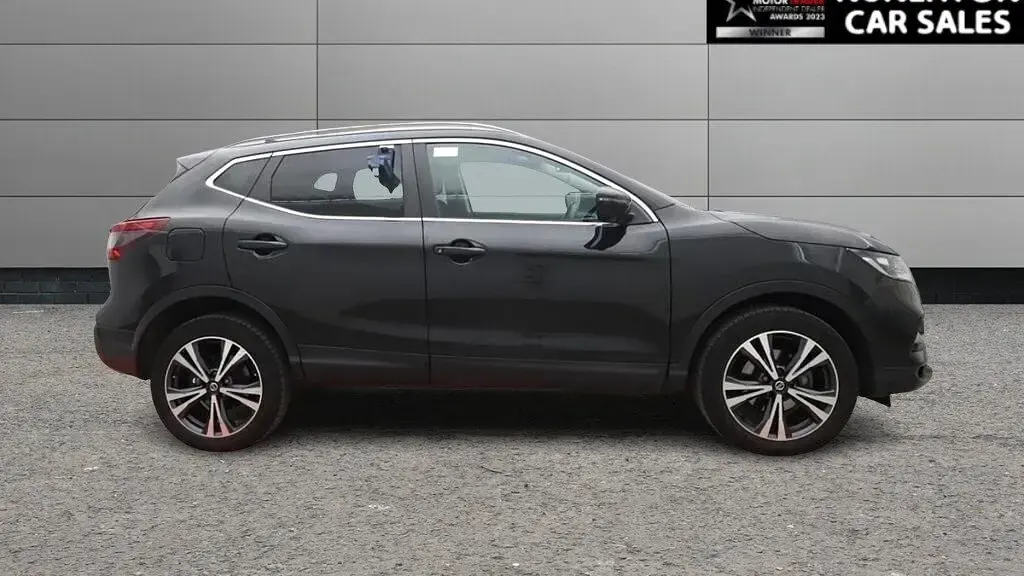 Used Nissan Qashqai N-Connecta 140 HP (102 kW) 2019 Black SUV