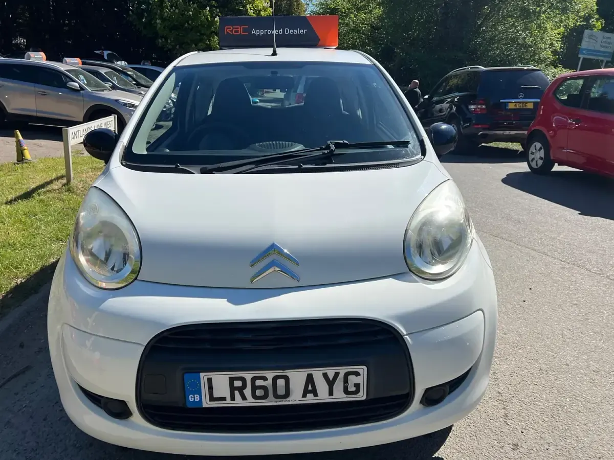 Used Citroën C1 68 HP (50 kW) 2010 White Hatchback