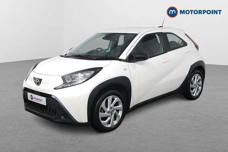 Used Toyota Aygo X PURE 2022 White SUV
