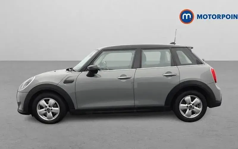 Begagnad Mini Cooper Classic 136 HK (100 kW) 2022 Grå Halvkombi