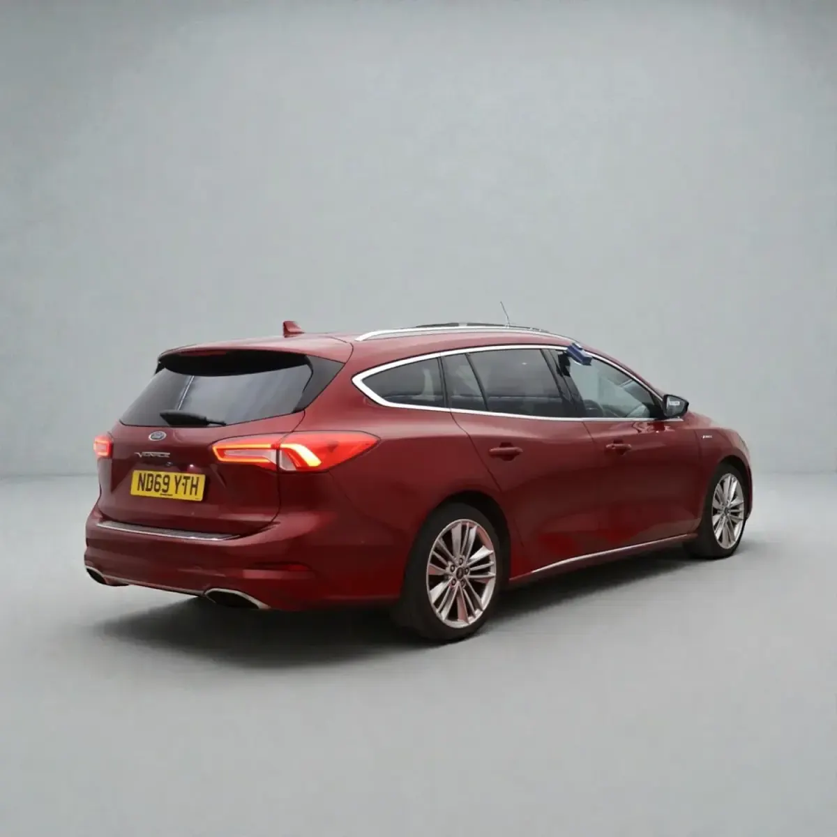 Used Ford Focus Vignale 120 HP (88 kW) 2020 Red Estate