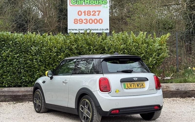 Begagnad Mini Cooper Level 2 135 kW (184 HK) 2023 Halvkombi