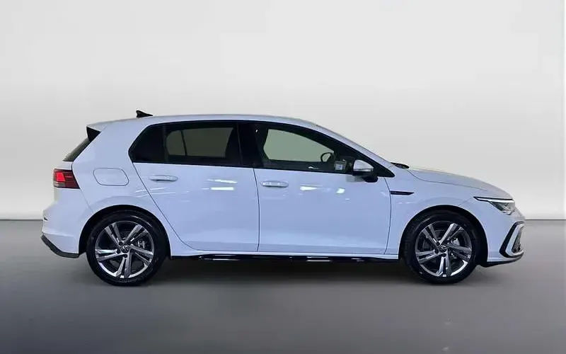 Used VW Golf VIII R-line 150 HP (110 kW) 2024 White Hatchback