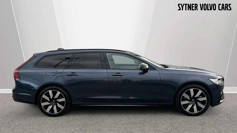 Used Volvo V90 Plus 345 HP (253 kW) 2024 Blue Estate