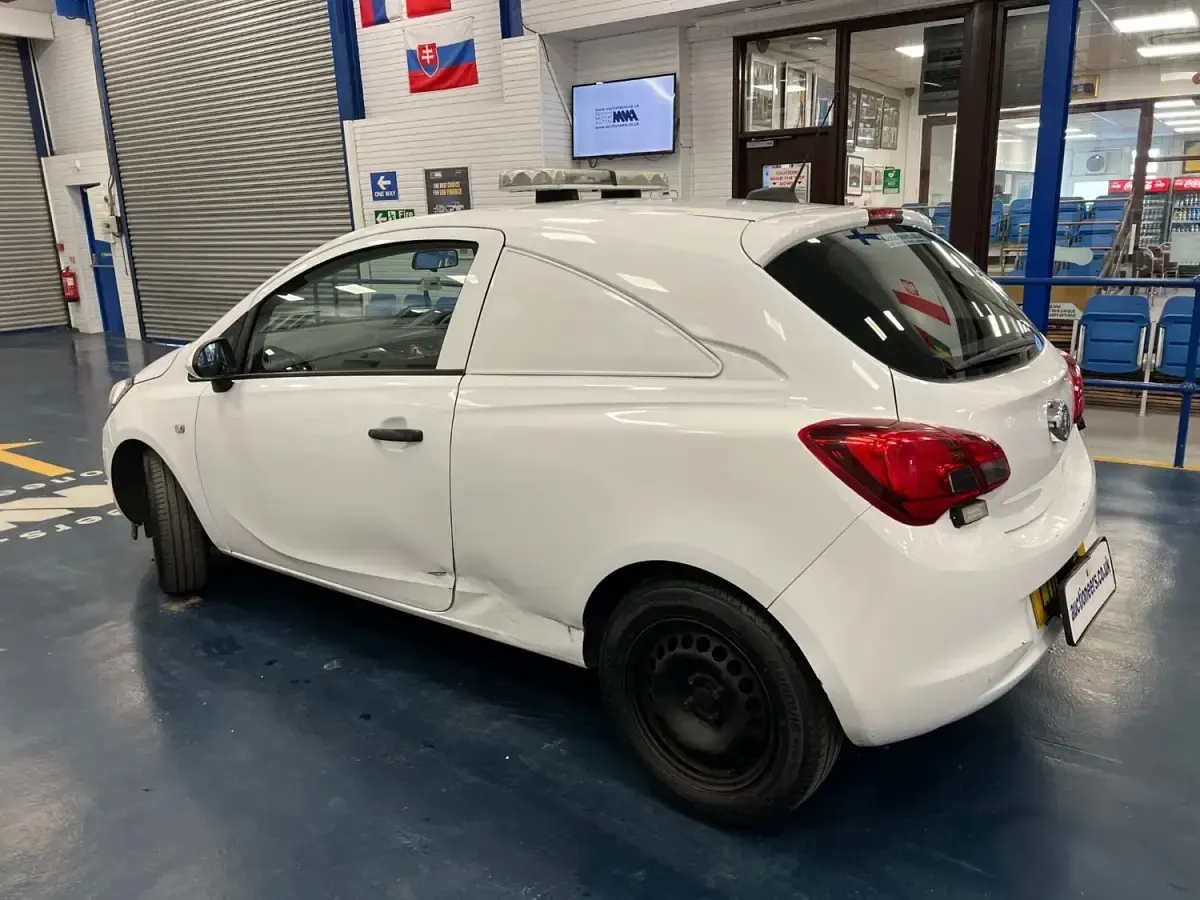 Używany Vauxhall Corsa 95 KM (69 kW) 2018 Biały Hatchback