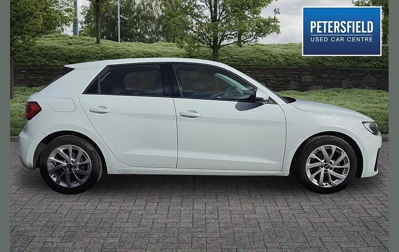Used Audi A1 Sport 94 HP (69 kW) 2021 White SUV