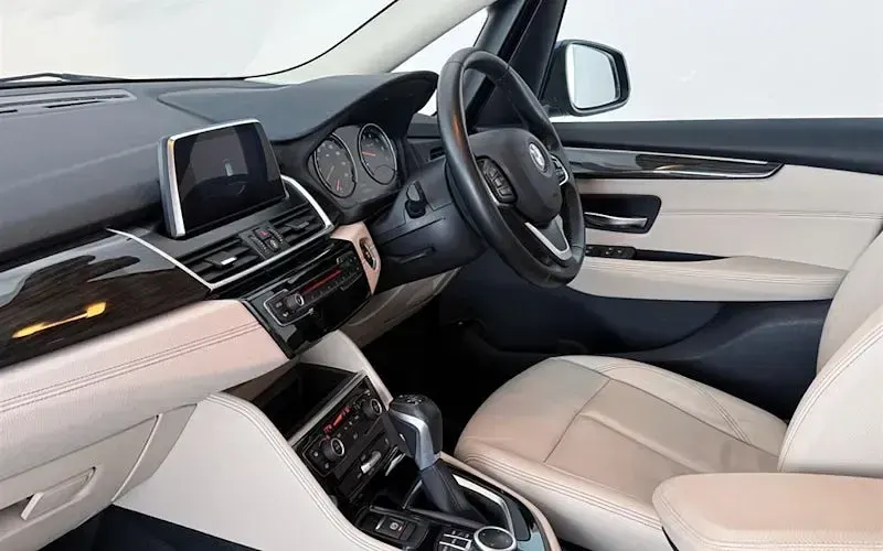 Used BMW 225 Luxury Line 224 HP (164 kW) 2020 Estate