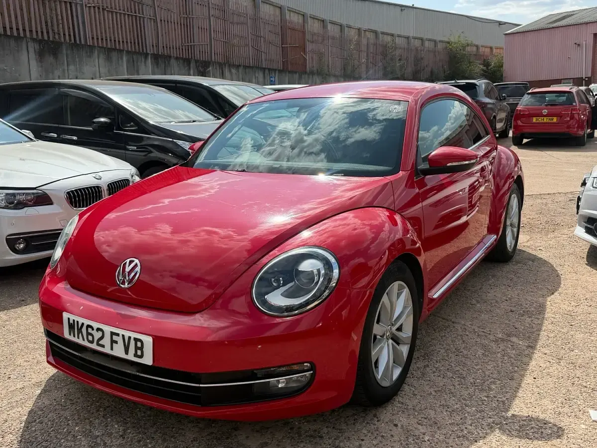 Used VW Beetle 105 HP (77 kW) 2012 Red Hatchback