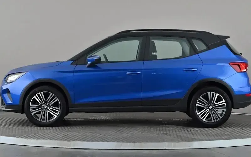 Used Seat Arona SE Technology 110 HP (80 kW) 2023 Blue SUV