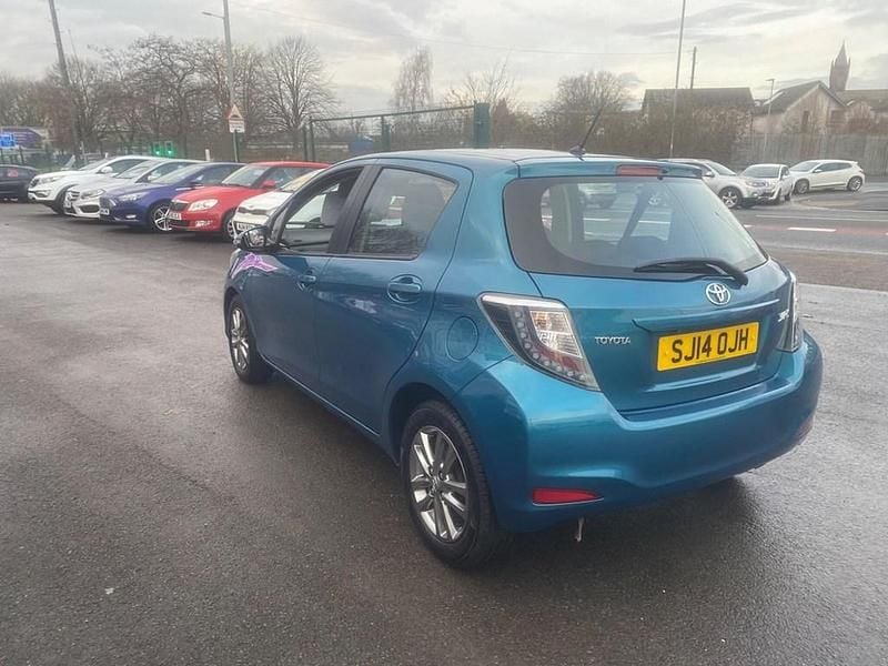 Used Toyota Yaris Plus 99 HP (72 kW) 2014 Blue Hatchback