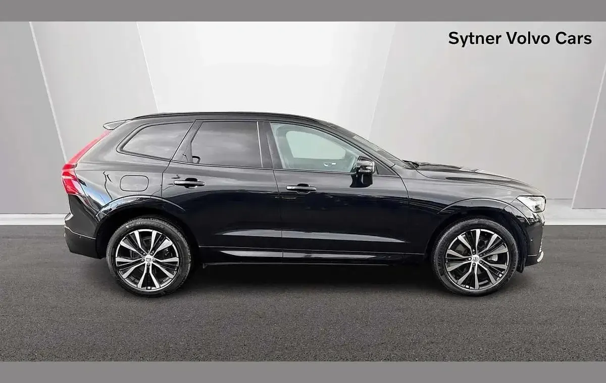 Usado Volvo XC60 Plus 247 HP (181 kW) 2025 Preto SUV