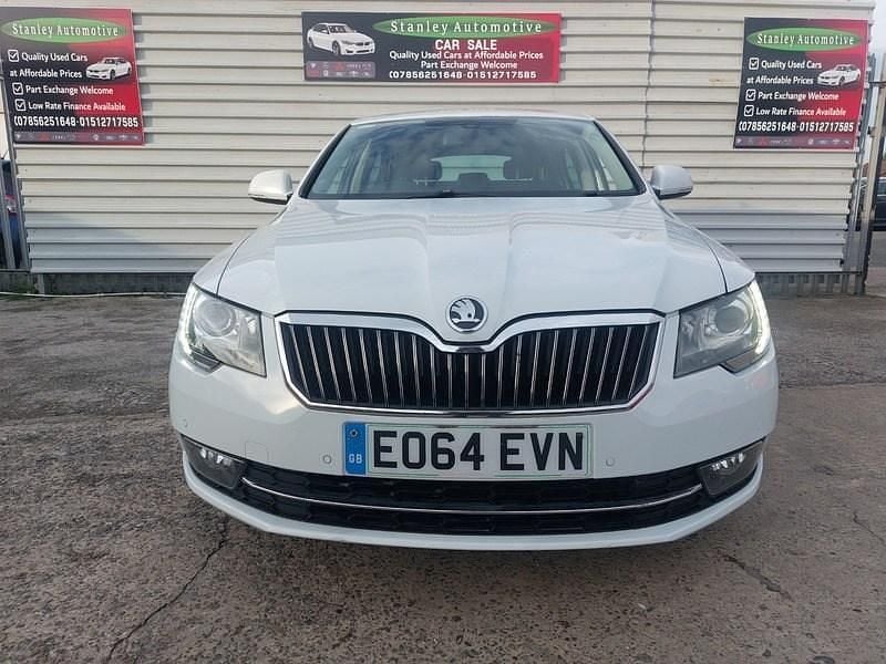 Used Skoda Superb LAURIN & KLEMENT 2014 White Hatchback