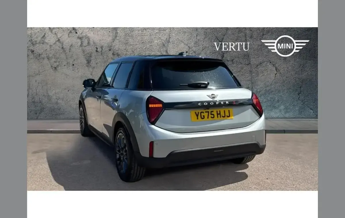 Used Mini Cooper Classic 147 kW (200 HP) 2025 Silver Hatchback