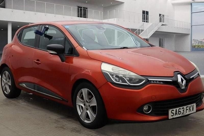 Red Used 2013 Renault Clio IV Dynamique Hatchback | £2,950 (Good price) - Image 1/1