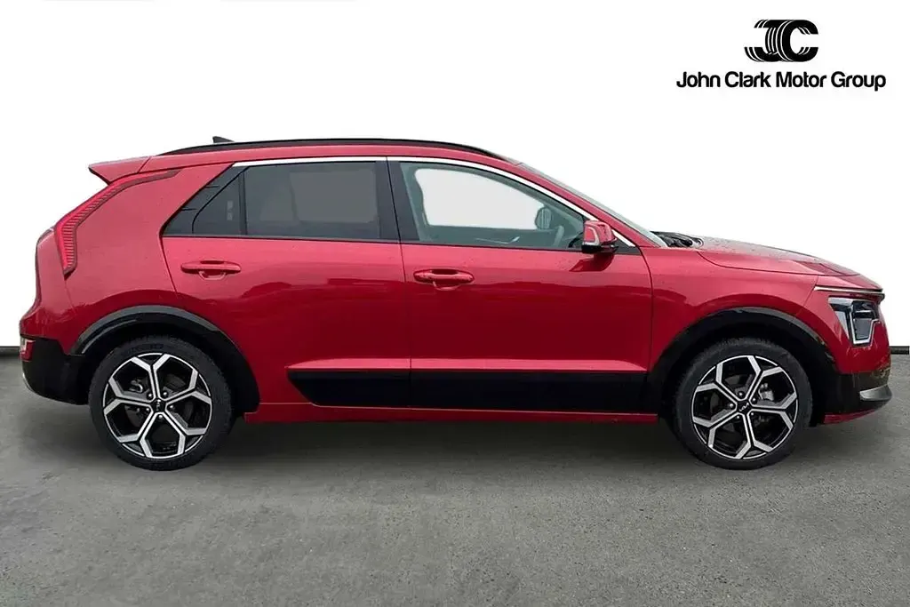 Gebraucht Kia Niro 127 PS (93 kW) 2025 Rot SUV