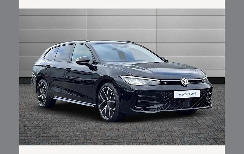 Used VW Passat R-line 204 HP (150 kW) 2025 Black Estate