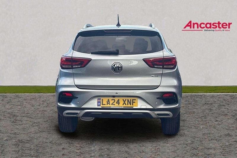 Used MG ZS Exclusive 110 HP (80 kW) 2024 Silver Sedan