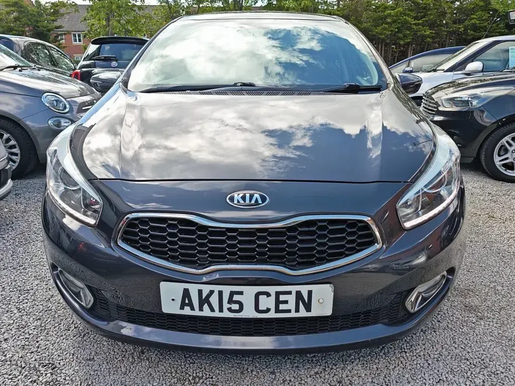 Used Kia Ceed 135 HP (99 kW) 2015 Silver Hatchback