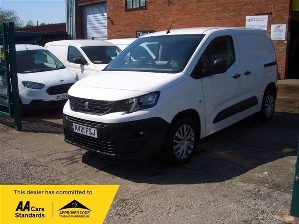 White Used 2021 Peugeot Partner MPV | £8,754 (Good price) - Image 1/1