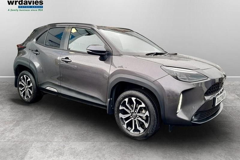 Used Toyota Yaris Hybrid Design 2023 SUV