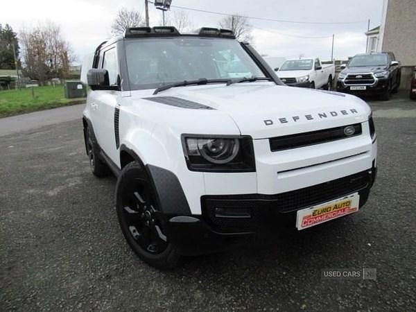 White Used 2023 Land Rover Defender SE Dynamic Estate | £52,995 (Super price) - Image 1/4