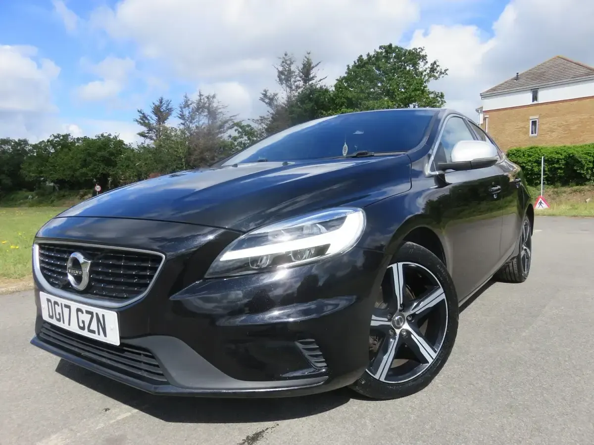 Used Volvo V40 R-Design 2017 Black Hatchback