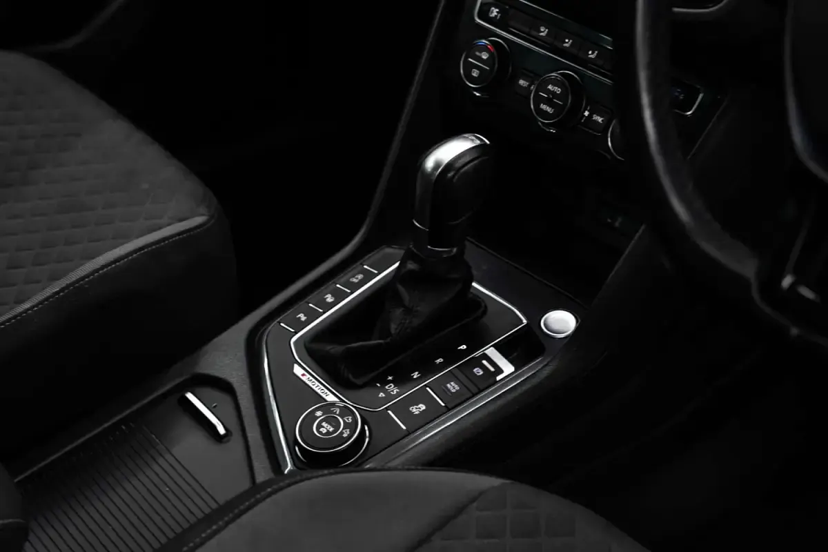 Second-hand VW Tiguan SE 150 CP (110 kW) 2017 Alb SUV