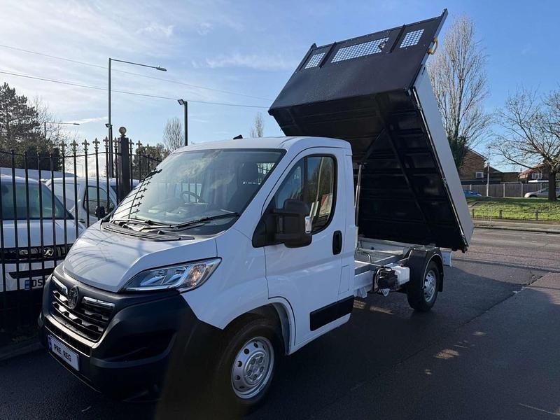 New Vauxhall Movano S 140 HP (102 kW) 2025 White MPV