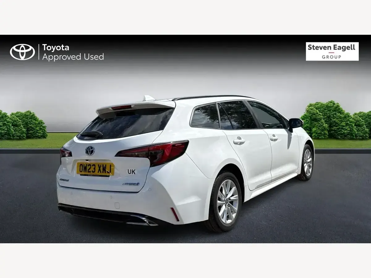 Used Toyota Corolla 2023 White Estate