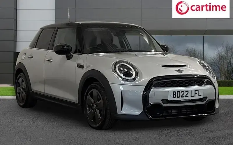 Used Mini Cooper S Classic 178 HP (130 kW) 2022 Hatchback