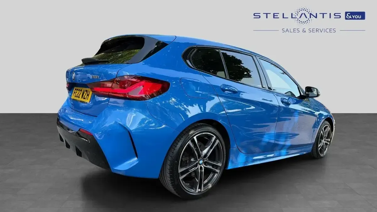 Used BMW 118 M Sport 134 HP (98 kW) 2022 Blue Hatchback